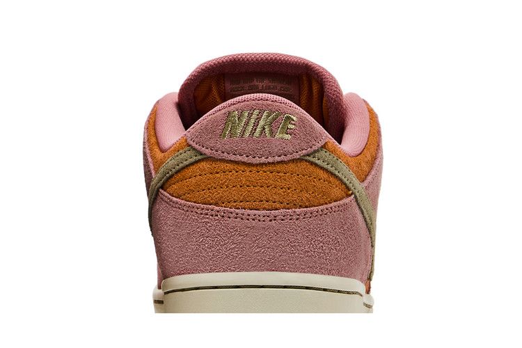 Nike SB Dunk Low Red Stardust