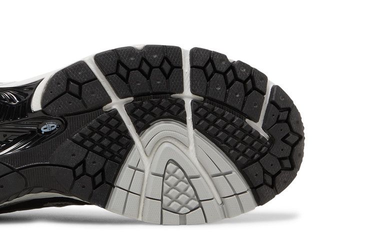 New Balance 860v2 Black White Silver