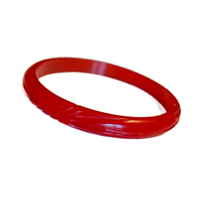 Carved Strawberry Red Bakelite Bangle Bracelet circa 1940s