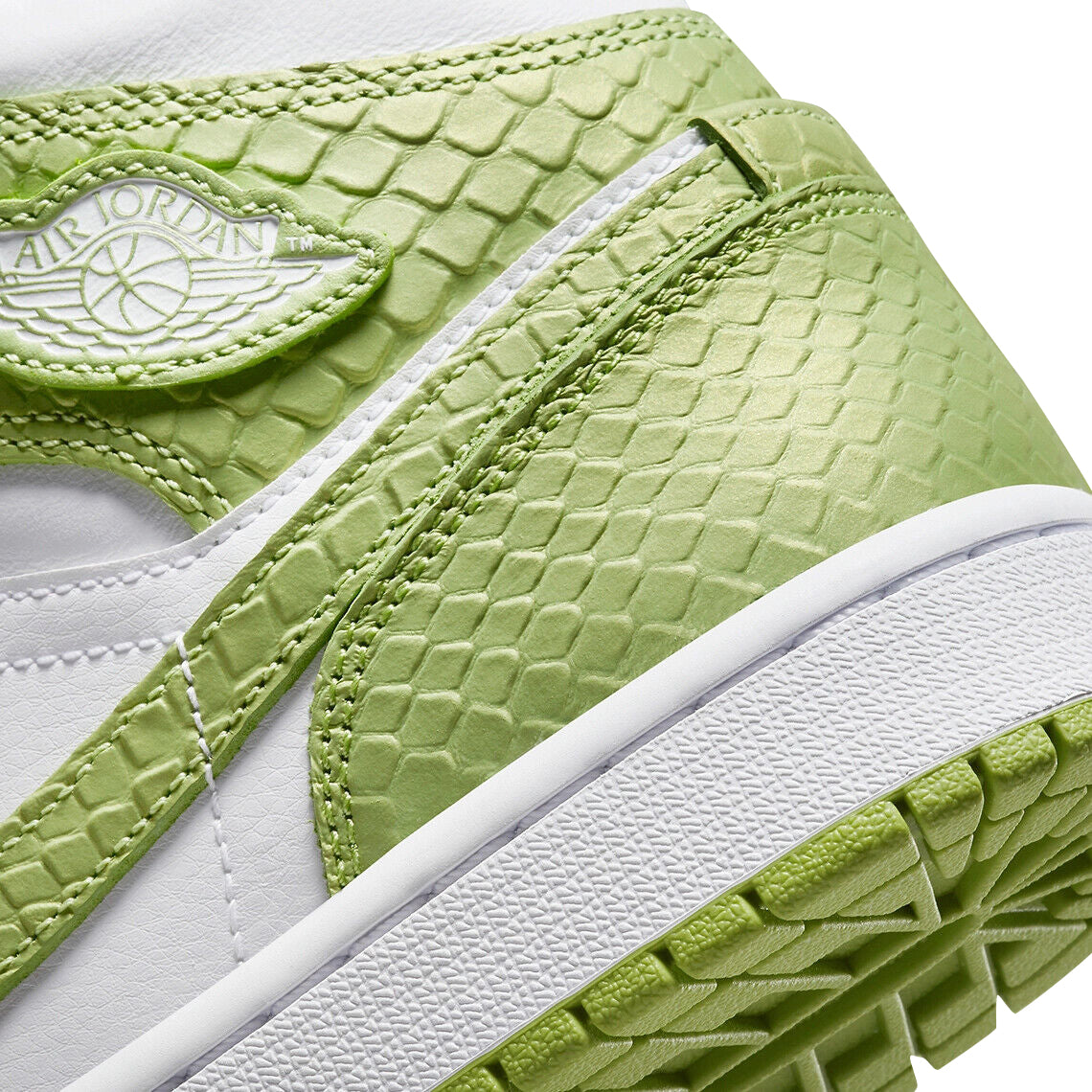 Women's Jordan 1 Mid SE "Green Phyton" Wht/Vivid Green-Wht (DV2959 113)