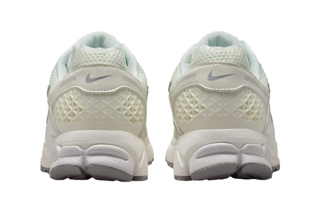 Men's Nike Zoom Vomero 5 Sail/Metallic Silver-Vast Grey (FB9149 103)