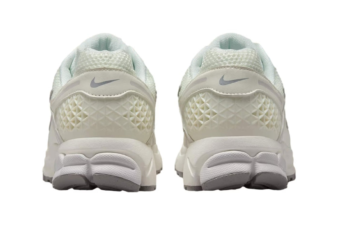 Men's Nike Zoom Vomero 5 Sail/Metallic Silver-Vast Grey (FB9149 103)