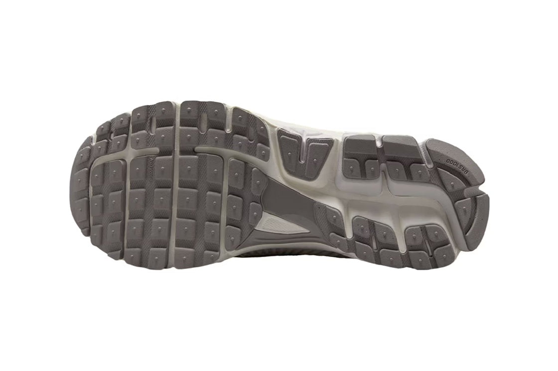 Men's Nike Zoom Vomero 5 Sail/Metallic Silver-Vast Grey (FB9149 103)