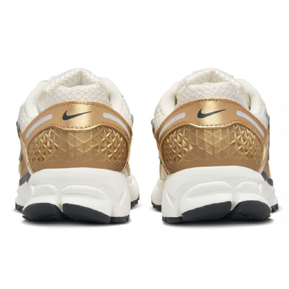 Women's Nike Zoom Vomero 5 Photon Dust/Metallic Gold (HF7723 001)