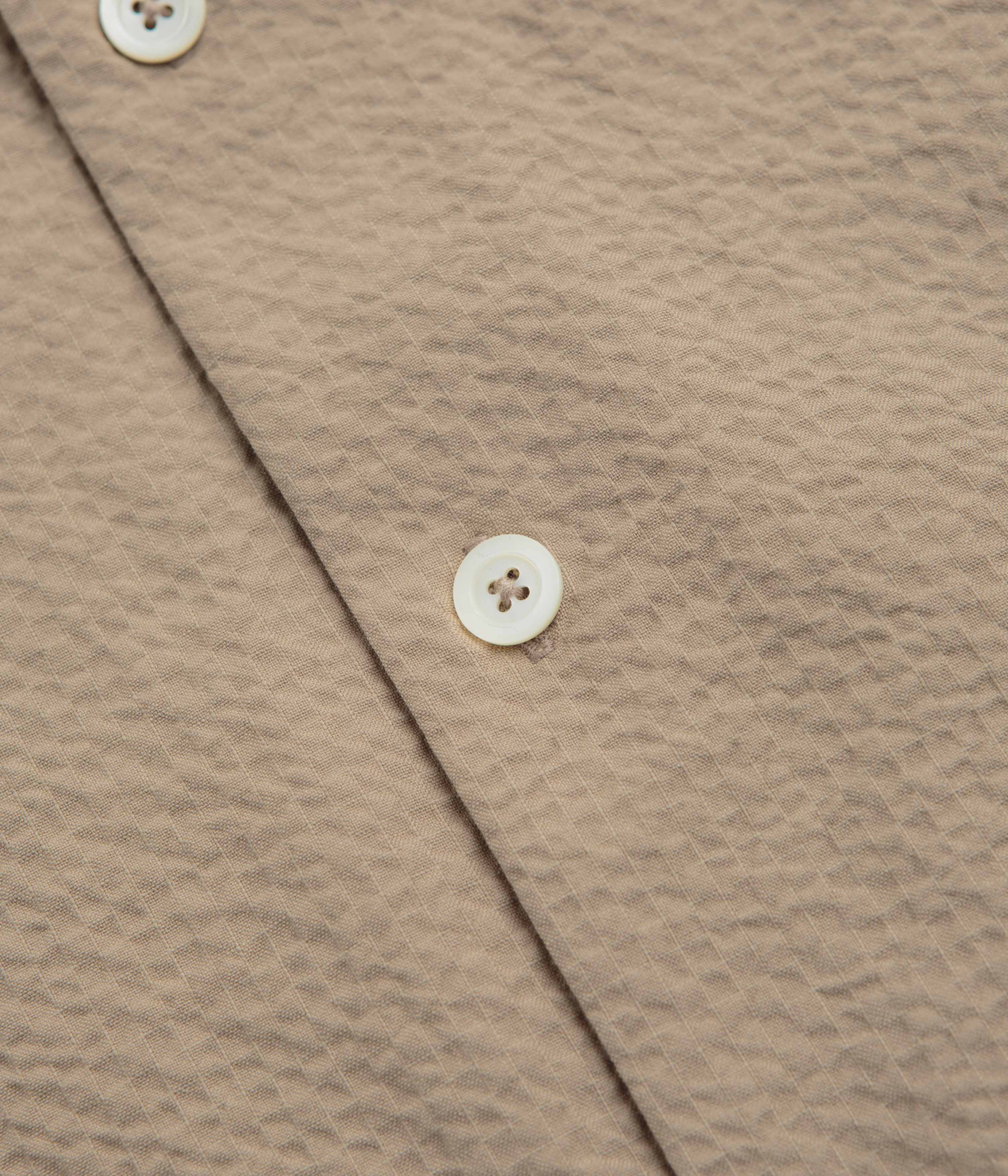 Howlin' Cocktail Short Sleeve Shirt - Biscuit Seersucker