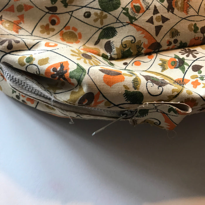 Colonial Inspired Novelty Print Canvas Shoe Bag circa 1960s
