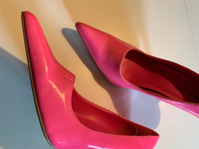 Neon Pink Vinyl Pointed Toe High Heel Shoes circa 2000s