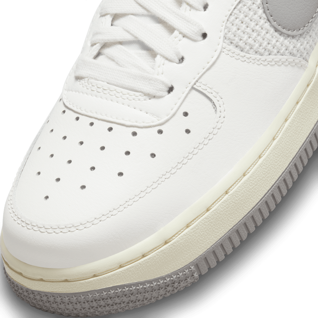 Nike Air Force 1 High LE