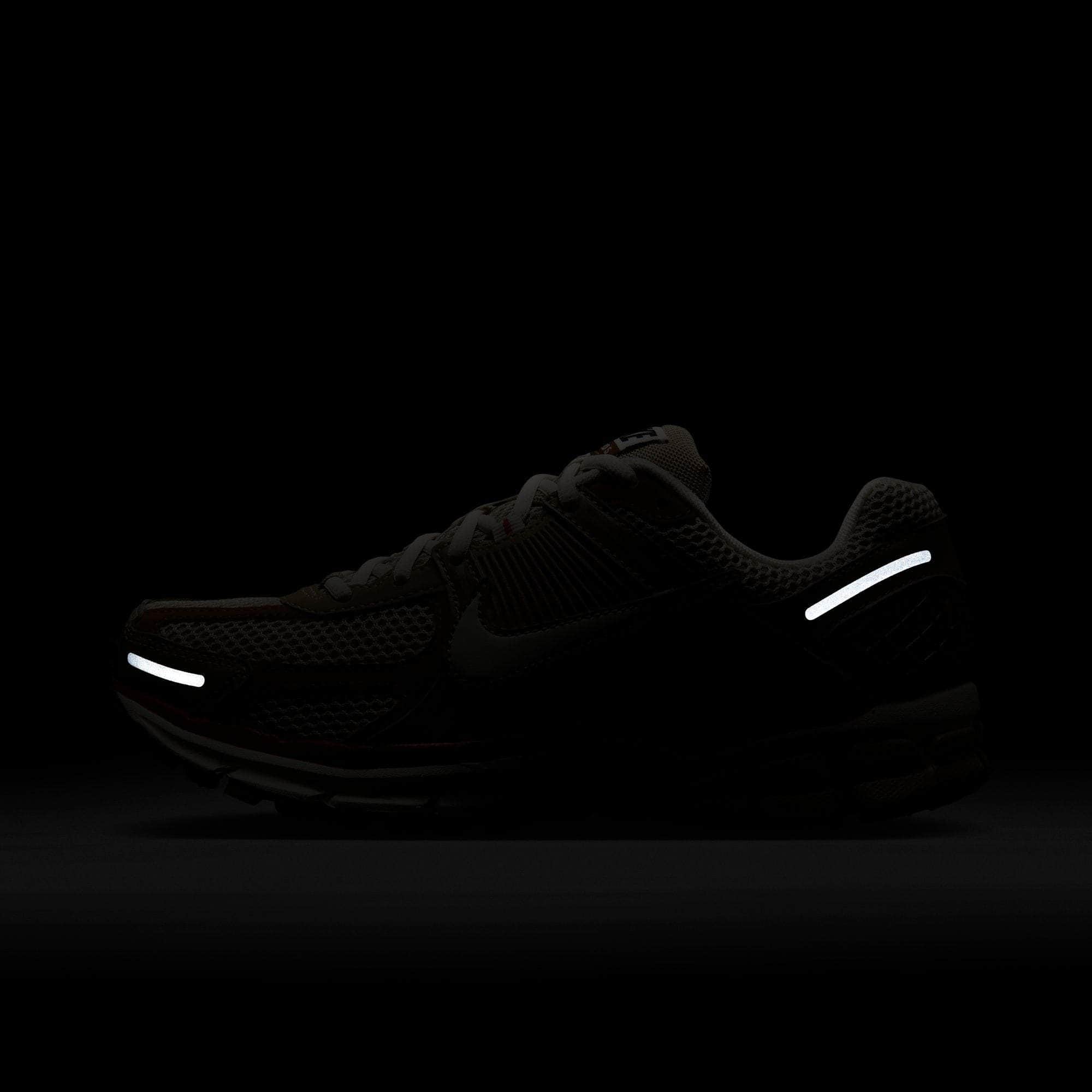 Nike Zoom Vomero 5 - Women's