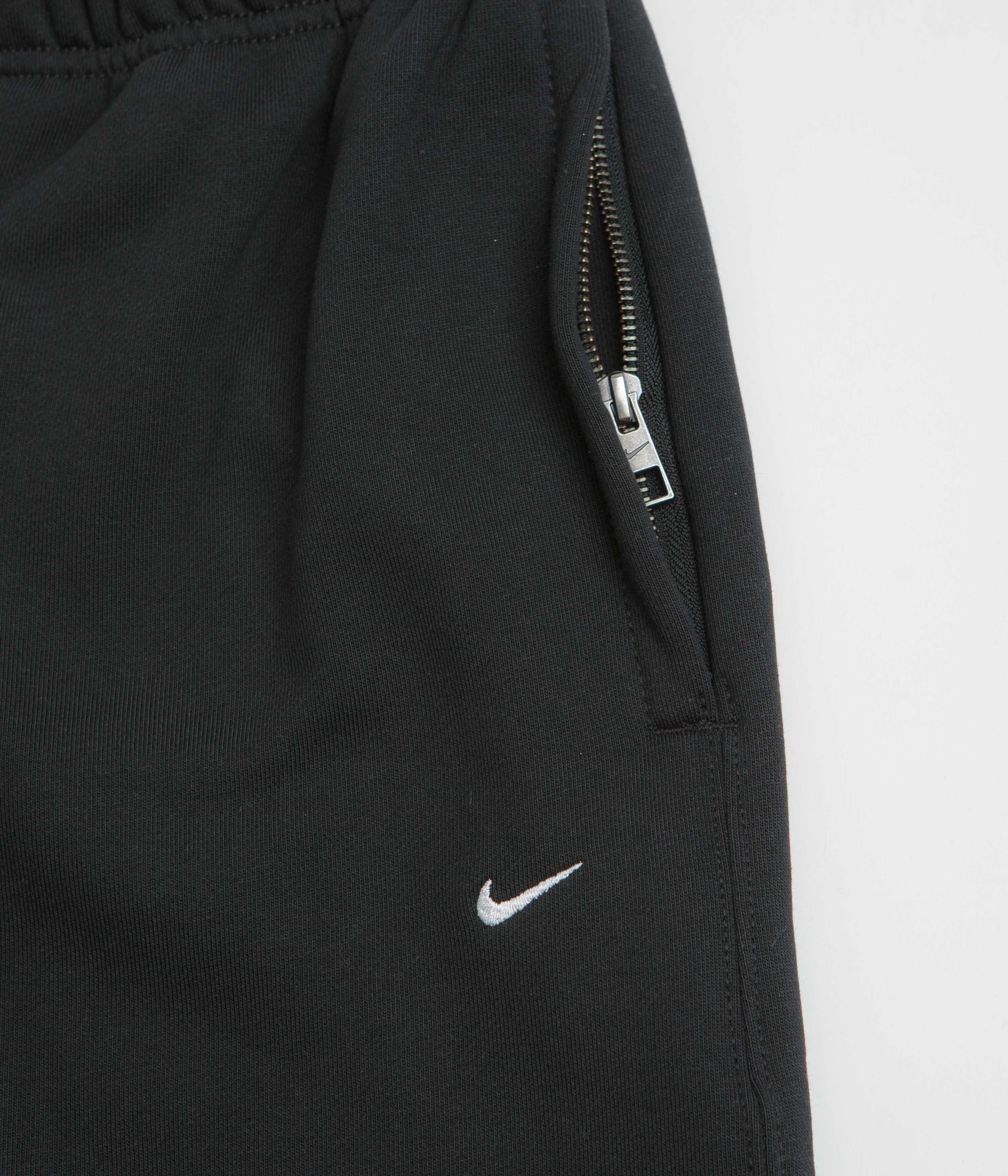 Nike Solo Swoosh Cuffed Sweatpants - Black / Black / White