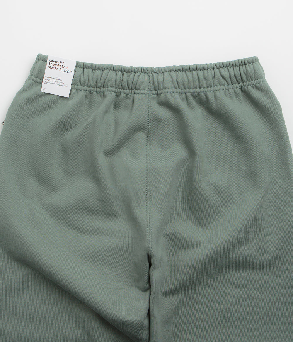 Nike Solo Swoosh Open Hem Sweatpants - Clay Green / Clay Green / White