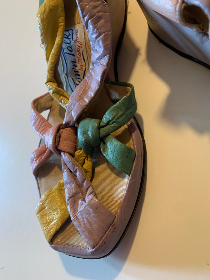 Pastel Leather Twist Top Wedge Shoes circa 1940s US 4.5