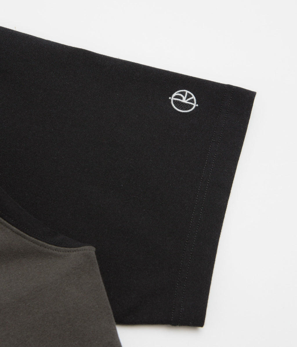 Polar Doe T-Shirt - Dirty Black / Black