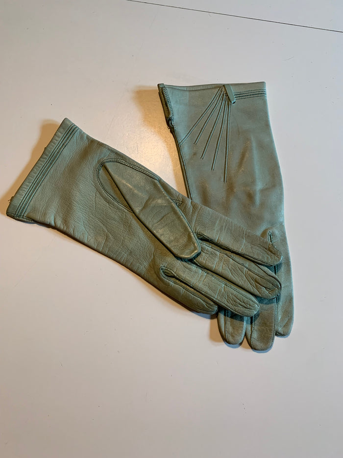 Powder Blue Art Deco Leather Gloves circa 1930s