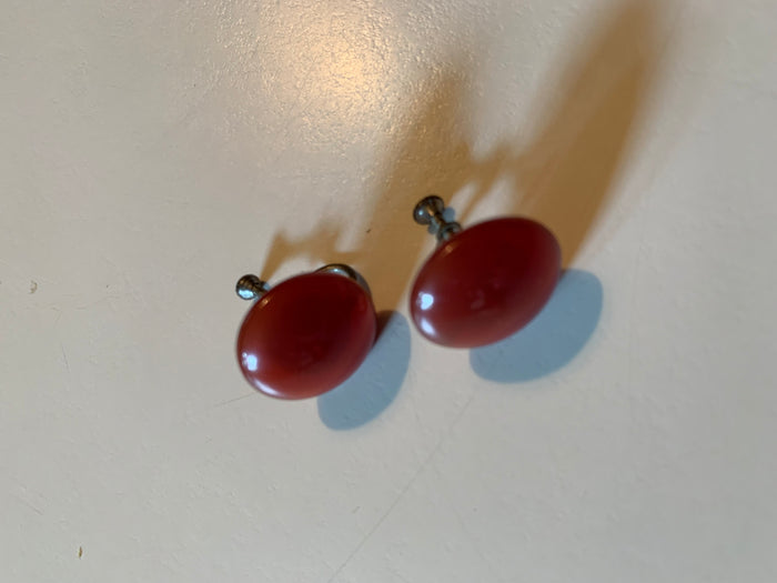 Rose Colored Bakelite Dot Earrings Screwback Clips circa 1940s